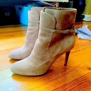 Salvatore Ferragamo Women’s Ankle Boots size 8